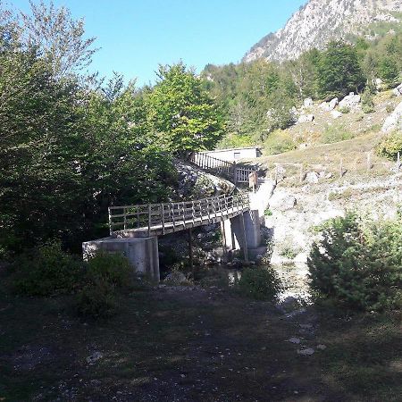 Guesthouse Arben Selimaj Bajram Curri Buitenkant foto