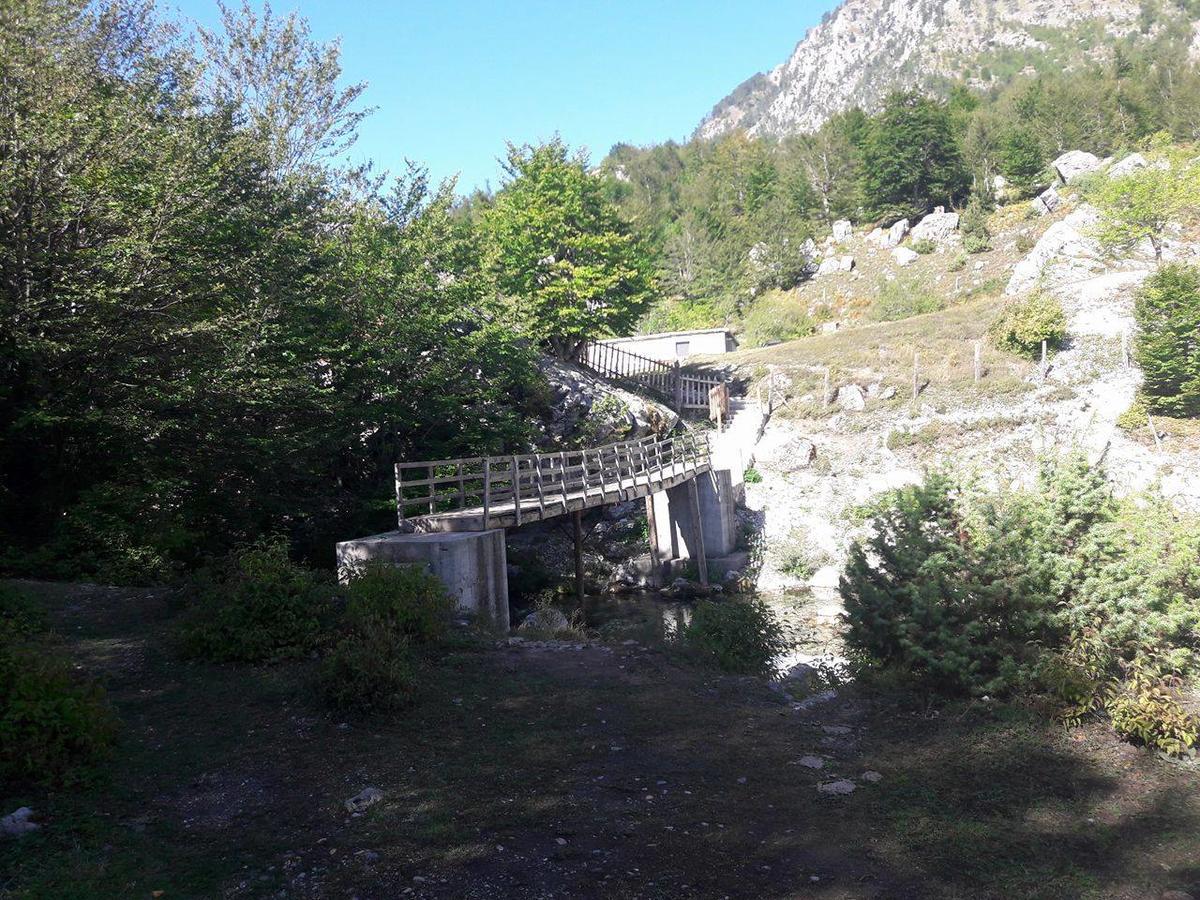 Guesthouse Arben Selimaj Bajram Curri Buitenkant foto